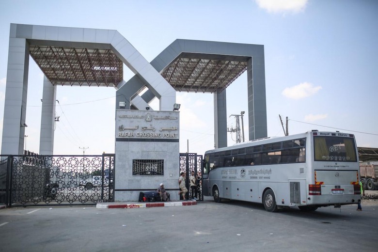 مصر : معبر رفح سيفتح للمسافرين العائدين الى غزة والبضائع فقط  - سما الإخبارية