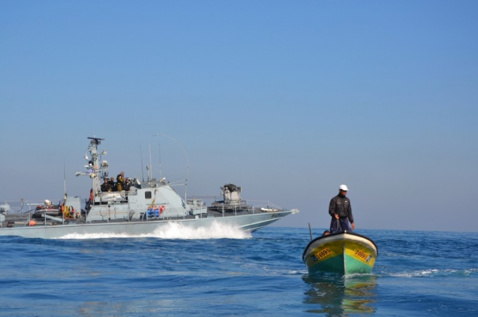 الاحتلال يقرر تقليص مساحة الصيد في غزة - سما الإخبارية