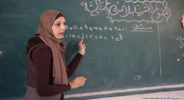 فوز المعلمة رنا زيادة من غزة ضمن أفضل 50 معلم في العالم - سما الإخبارية