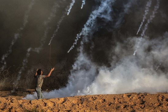 شهيد واصابة العشرات بالرصاص في مواجهات قرب سياج غزة الفاصل  - سما الإخبارية