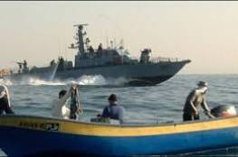 زوارق الاحتلال تستهدف مراكب الصيادين غرب ميناء غزة