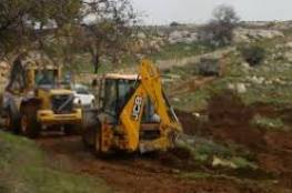 آليات الاحتلال تجرف أراضي في يتما وقبلان جنوب نابلس 