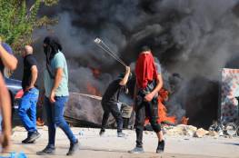 إصابة جندي إسرائيلي وإحراق مركبة عسكرية للاحتلال في "أم صفا" (فيديو)