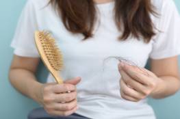 علاج التساقط.. الكشف عمّا يساعد في زيادة نمو الشعر