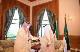 أمير الكويت يتسلم رسالة خطية من العاهل السعودي تتضمن دعوة لزيارة المملكة