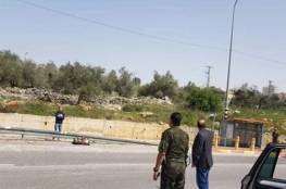 الاحتلال يلقي عاملا فلسطينيا قرب سلفيت بسبب شكوك باصابته بكورونا
