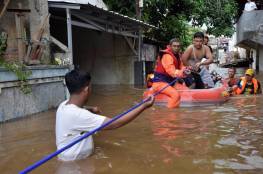 42 قتيلا على الأقل جراء فيضانات شرق أندونيسيا