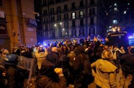 مواجهات بين الشرطة ومتظاهرين ضد حظر التجول في ايطاليا 