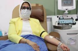 وزيرة الصحة المصرية: عانيت من ارتفاع درجة الحرارة لـ ٣ أيام بعد تلقي الجرعة الأولى من لقاح كورونا