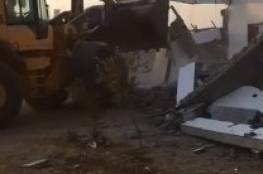 النقب : الاحتلال يهدم منزلا في الزرنوق