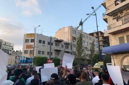 مسيرة وسط مدينة رام الله إسنادا للأسرى المضربين عن الطعام