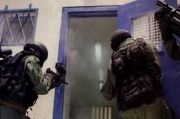 قوات القمع تقتحم قسم الأسرى في سجن عسقلان