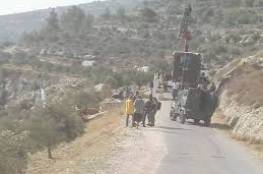 جنين: الاحتلال يسلم إخطارا بوقف العمل في صيانة طريق في أم الريحان