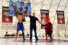 المقدسي يزن جابر يحصد الميدالية الذهبية في بطولة جاما الآسيوية للفنون القتالية