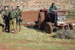الاحتلال يستولي على جرار زراعي في سنجل شمال رام الله
