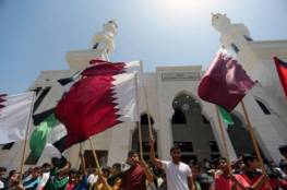 غزة: عشرات المصلين يؤدون صلاة الجمعة بمسجد “حمد” تضامنا مع قطر