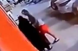 واقعة تحرش بامرأة منقبة في جدة تفجر غضبا في السعودية! (فيديو)