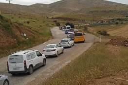قوات الاحتلال تغلق الطريق الواصل بين بلدتي بديا وسنيريا