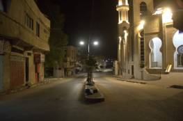 شاهد: صور ليلية من استمرار حظر التجوال الشامل في قطاع غزة مساء الجمعة