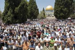 آلاف المصلين يؤدون صلاة الجمعة في المسجد الأقصى