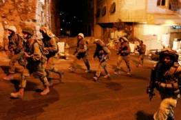 الاحتلال يعتقل 11 مواطنا واصابتين بالرصاص في اريحا ومصادرة اموال
