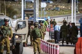 جيش الاحتلال يغلق المدخل الرئيسي في جنوب نابلس بالسواتر الترابية
