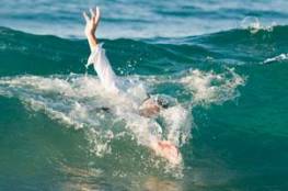 العثور على فتى غرق في بحر خانيونس 