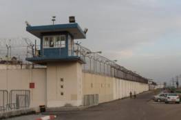 اسرائيل تقطع الاتصالات الخلوية قرب سجني النقب ونفحة