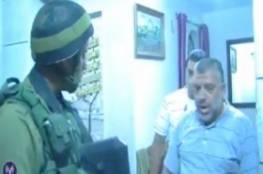 الاحتلال الاسرائيلي يعتقل فجرا العشرات من كوادر وقيادات حماس بالضفة والقدس