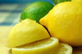 عصير الليمون أفضل الوسائل لتأخير نمو الشعر