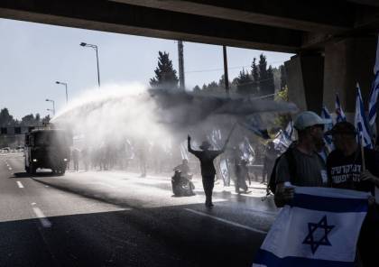 وزير إسرائيلي يتهم إدارة بايدن بـ"لعب دور مهم" بتأجيج الاحتجاجات 
