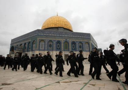 سلطات الاحتلال تغلق أبوابًا مؤدية للمسجد الأقصى