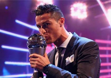 رونالدو يحصد جائزة أفضل لاعب بالعالم