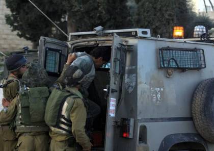 الاحتلال يعتقل 7 شبان على الأقل في المواجهات الدائرة عند المدخل الشمالي للبيرة