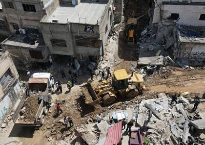 الهلال الأحمر: انتشال أشلاء لشهداء من تحت أنقاض المنزل الذي استهدفه الاحتلال في دير الغصون