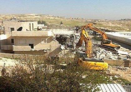 الاحتلال يخطر بهدم ووقف البناء في منشآت بواد رحال جنوب بيت لحم