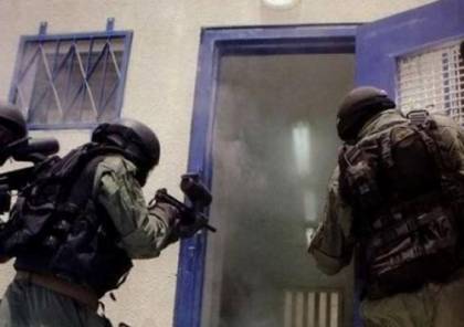 نادي الأسير: قوات القمع تقتحم قسم (7) في سجن "ريمون"