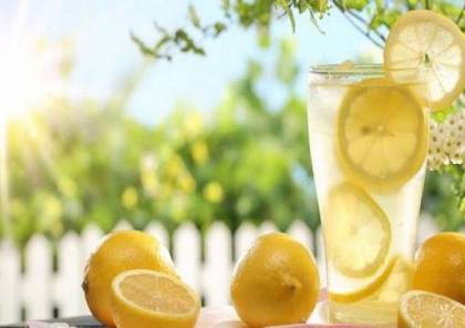 شريحة الليمون على كوب العصير خطر على صحتك!
