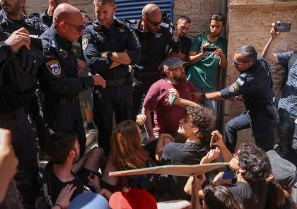 القدس: الاحتلال يقمع وقفة إسناد لعائلة صب لبن المهددة بالتهجير القسري