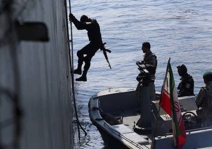 البحرية الإيرانية تعلن احتجازها سفينة أجنبية في الخليج 