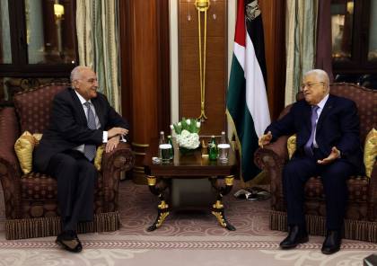 الرئيس عباس يستقبل وزير خارجية الجزائر في الرياض