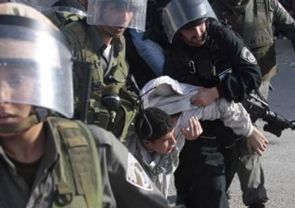 الاحتلال يعتدي بالضرب على طفل في الخليل