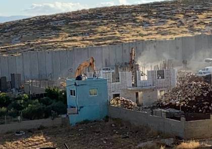 الاحتلال يهدم مبنيين قيد الإنشاء في بلدة عناتا