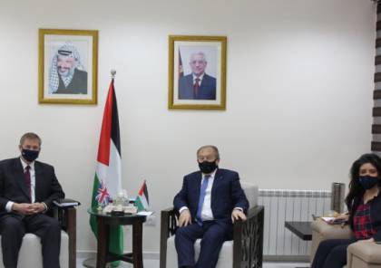 فلسطين وبريطانيا تبحثان آليات تطوير العلاقات الاقتصادية والتجارية بين البلدين