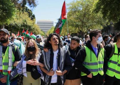 اعتقال المئات من المتظاهرين المتضامنين مع فلسطين في الجامعات الأمريكية (شاهد)