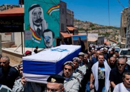 وليد جنبلاط يشعر بـ”الخجل” بسبب صورة في جنازة جندي إسرائيلي