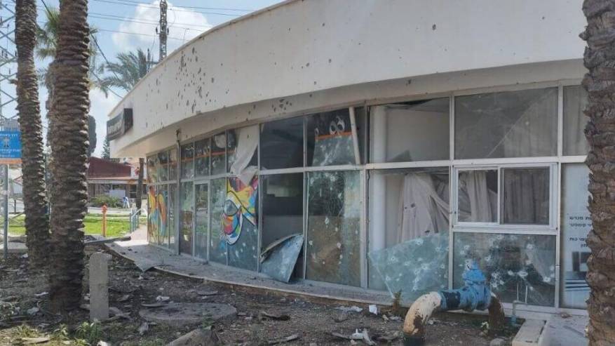 r1si4H3113_0_301_961_540_0_x-large