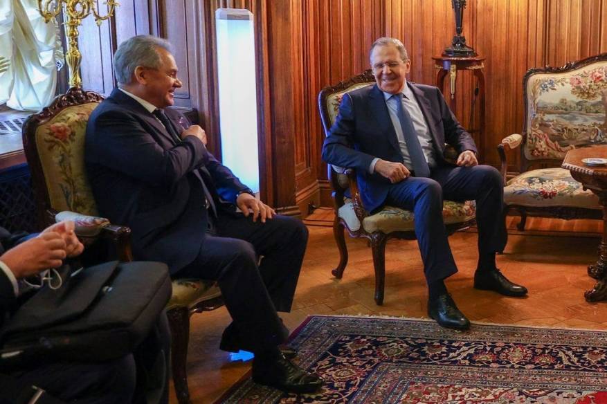 بعد فوان ساعة الصفر..لافروف وسويرجو يضحكان