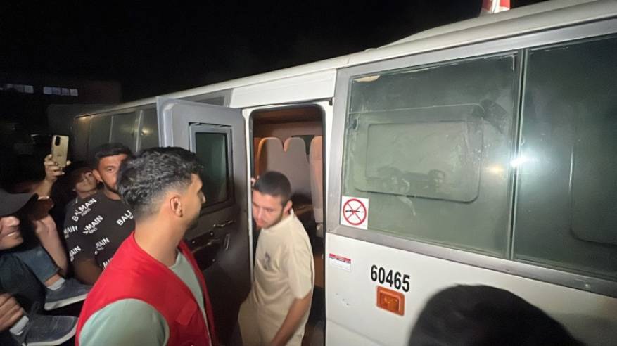 الاحتلال يفرج عن خمسة من معتقلي غزة عبر معبر كرم أبو سالم