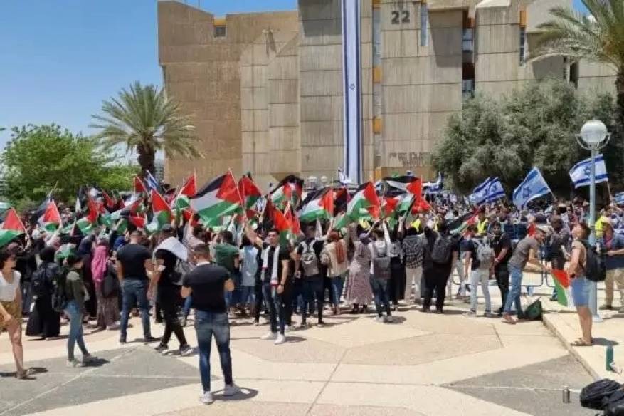 2EEB8121-F336-4D24-ACD7-4ACC9C8040D8